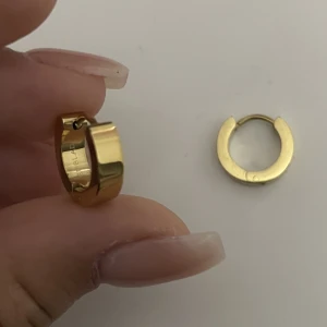 Edblad örhänge  - Helt nya samt oanvända edblad örhängen. GULDPLÄTERAD SAMT AV ROSTFRITT STÅL!. Ord. pris: 349kr. 