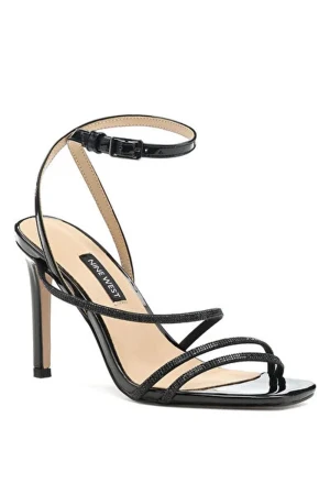 nine west klackar  - Super fina nine west klackar som endast är använda en gång och inomhus❤️ nypris 1099kr