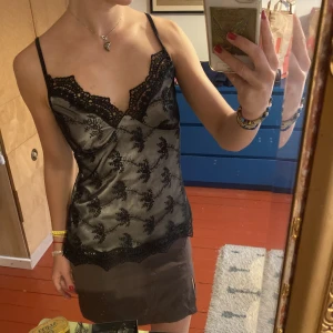 Spetslinne - Så fint spetslinne, står stl M men passar för mig som är S också💕från Vila