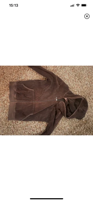 juicy couture zip up - en gamal modell av juciy som inte fins att få tag på längre så cool!