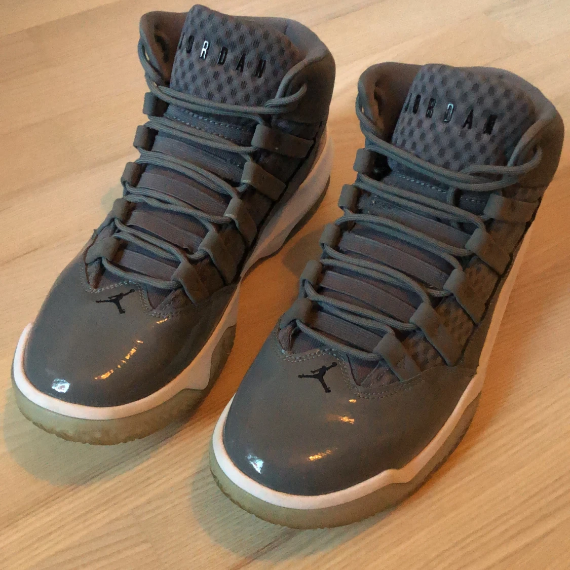 Nike Jordan 11 max aura cool grey