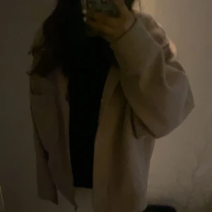 NAKD KAPPA! - Den e lite stor i storleken,köpte den från plick! Jag har inte andvänt den så mycket så den är i bra skick skriv för fler bilder🫶🏼 