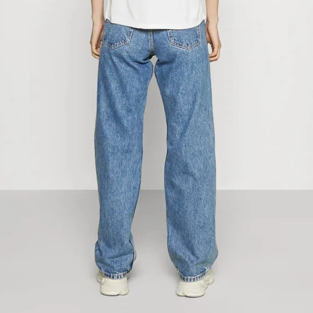 weekday arrow low jeans . Jeans & Byxor.