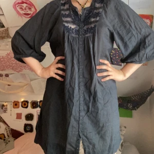 En söt hippieklänning❤️ - En gullig mörkblå klänning ifrån hunkydory💓