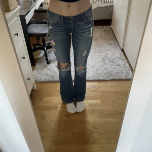 Super coola lågmidjade jeans - Säljer mina super coola lågmidjade jeans💕💕 tryck gärna på köpa nu