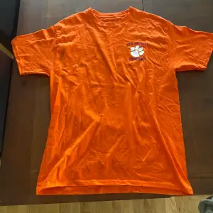 Clemson Tigers Collage T-Shitt Orange Cond 9/10