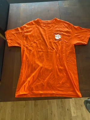 Clemson Tigers Collage T-Shirt - Clemson Tigers Collage T-Shitt Orange Cond 9/10