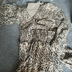 Leopard klännig