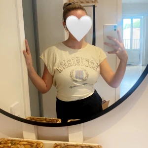 Tröja GinaTricot - Beige tröja från Gina i storlek M, men passar även mig som har S.