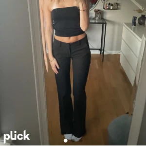 Bikbok kostymbyxor - Dom populära kostymbyxorna från bikbok🤍 Endast använda ett fåtal gånger! Frakt ingår ej i priset