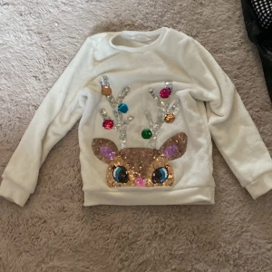 En jul tröja  - En vit fin jul tröja 