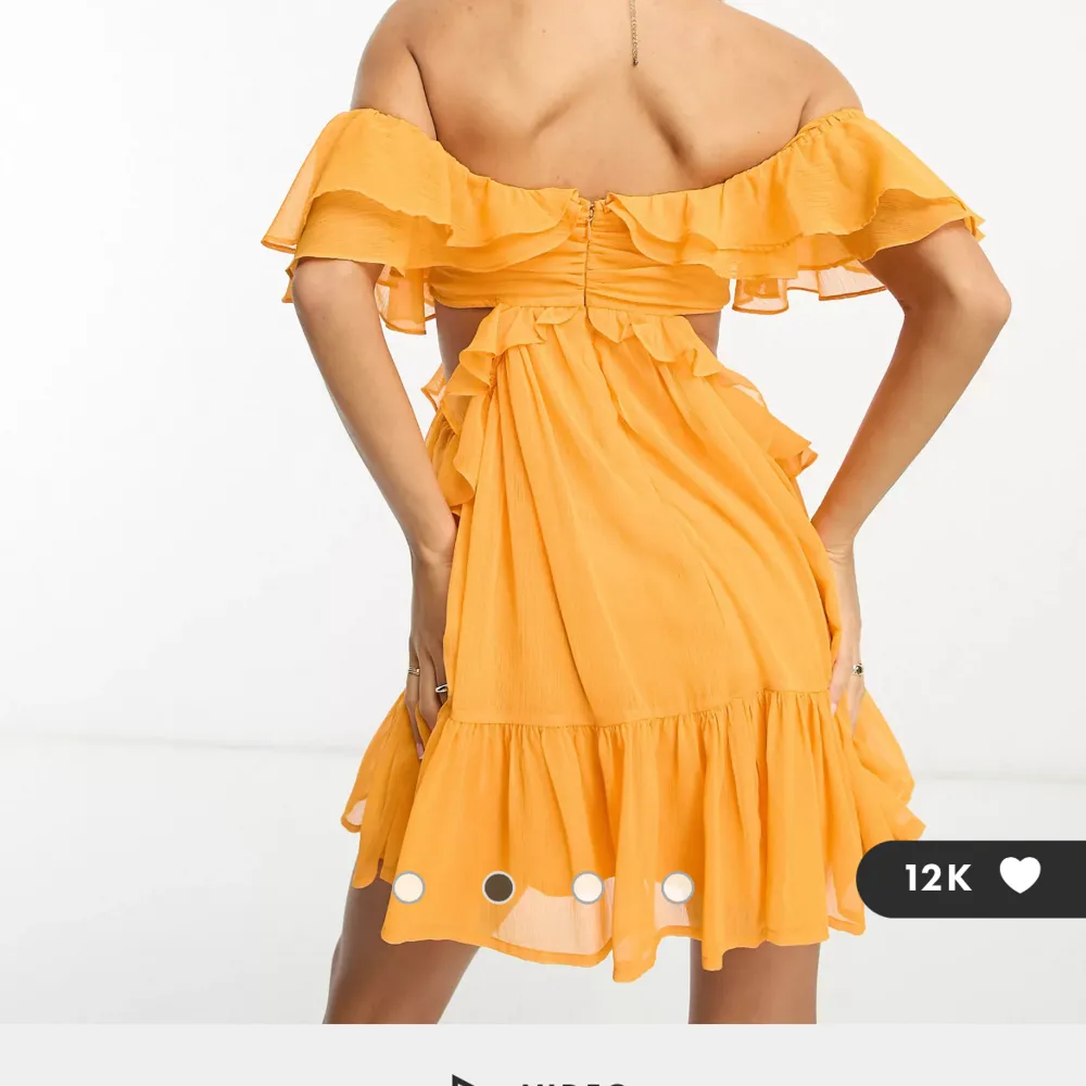 Gul orange sommar klänning så fin aldrig använd 🌸🦋🧘🏼‍♀️. Klänningar.