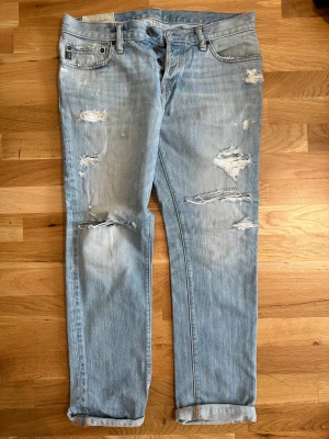 Jeans ripped ljusa - Abercrombie Storlek S