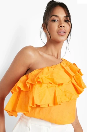 One shoulder topp med volanger - En jättefin topp från Boohoo 