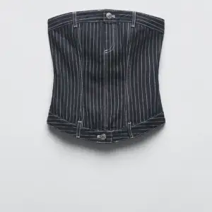 Söker denna randiga jeans korsetten från Zara! Helst i storlek S men Xs funkar också! Hör av er om ni har en ni säljer! ❤️❤️❤️❤️