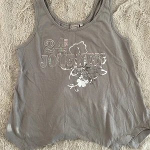 Gullig sommartopp - Står M men passar XS/S😚 Möts upp i sthlm