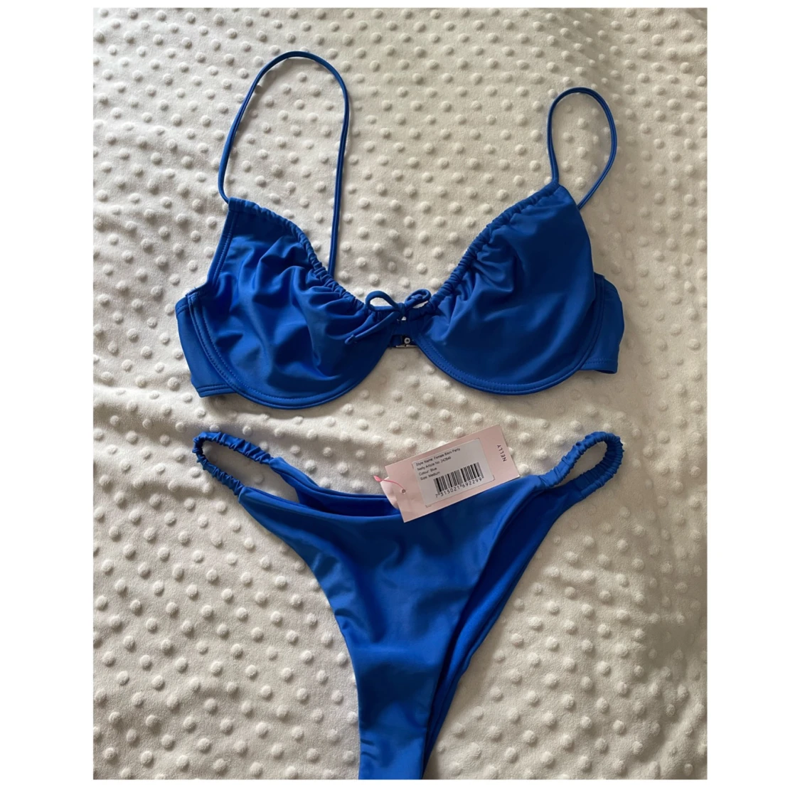 Superfin blå bikini!  (lappar kvar)