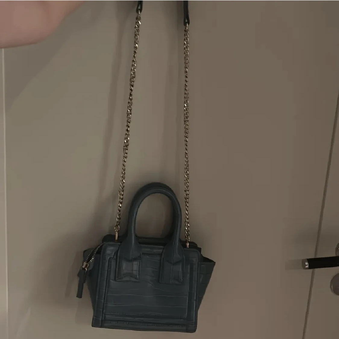 Blå väska köpt på plick - 91