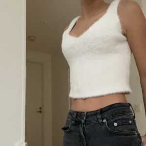 Linne - Jättefint gosigt linne. Säljes då det är för litet för mig. Storlek xs men passar även xxs. 