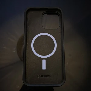 Otterbox skal iPhone 14 PRO Max  - Hej säljer mitt otterbox skal som är ifrån Kjell o Company. Nyköpt för 399kr 