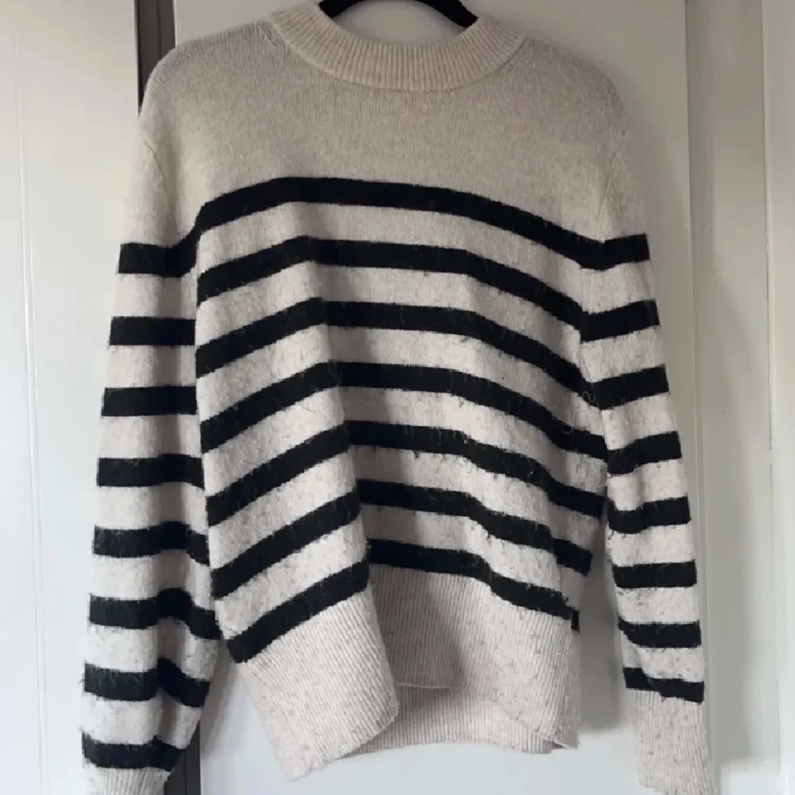 Stickad tjocktröja - 90