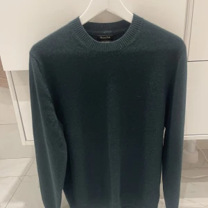 Massimo dutti kashmire  - Kashmir 100% storlek M Nypris:2000kr  Mitt pris:700 kr 