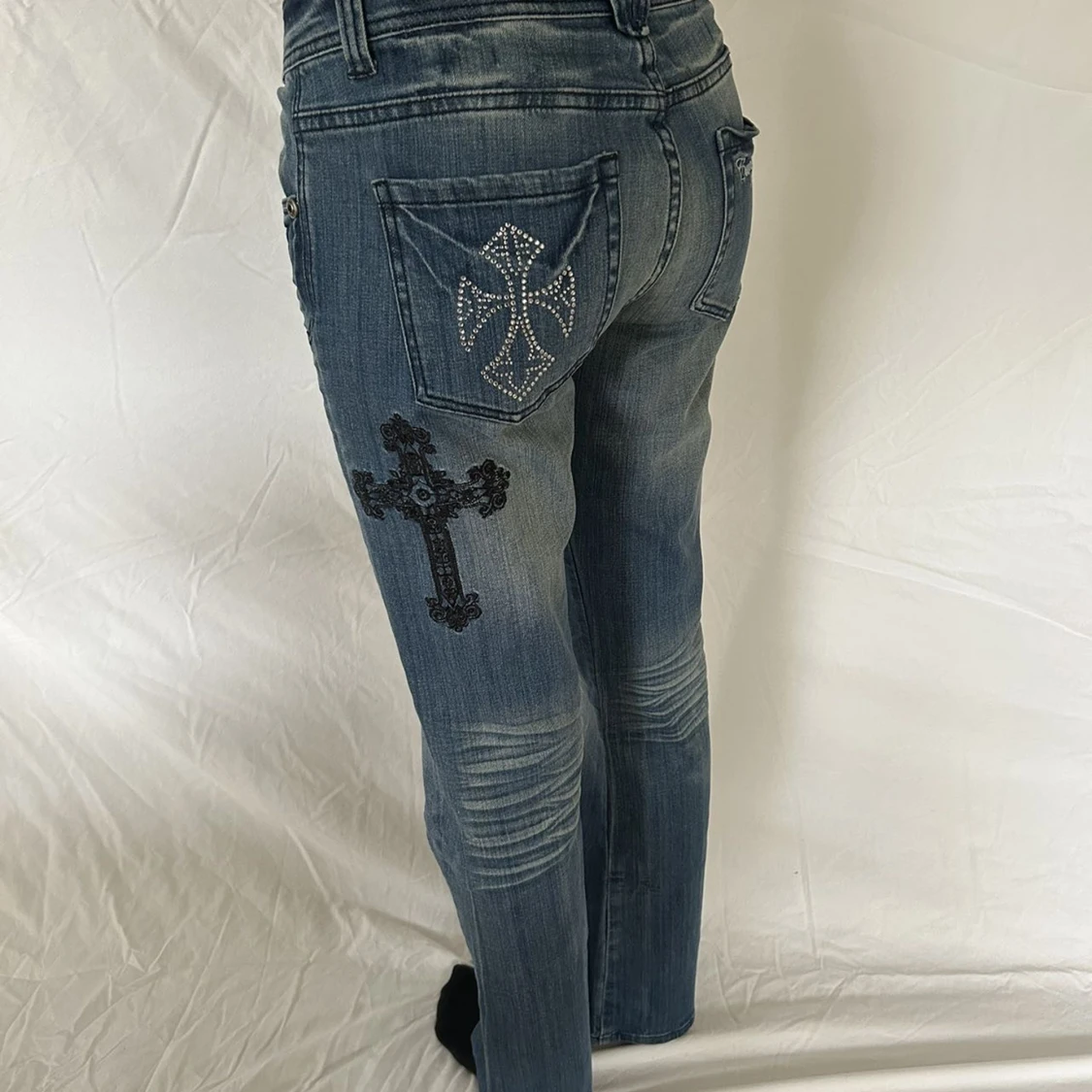 Unika jeans med kors