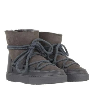 Inukkis - Säljer mina inukkis då de inte kommer till användning längre, jätte sköna och en cool brun färg 