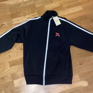 Axel Arigato Sweatshirt  - Arigato sweatshirt.  Storlek M passar båda S och L Nypris - 2000kr