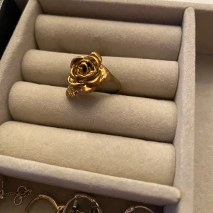 Ring - jättefin ring, köpt på marknad på gotland