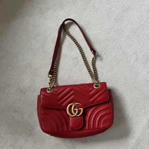 Gucci väska  - 1:1 topp kvalite! Äkta läder och riktiga detaljer och inget plast