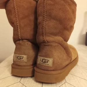 UGGs Australia  - Säljer ett par UGGs Australia. De är använda, men i bra skick. Köparen står för frakten. 