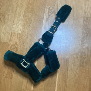 Fluff grimma💚 - Jätte snygg fluff grimma, aldrig använt eller testat.