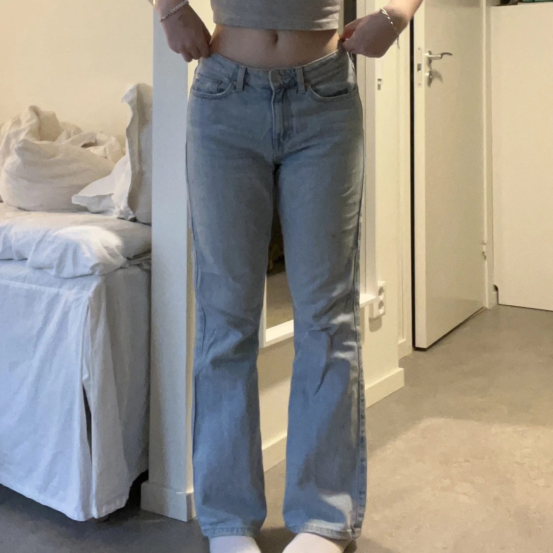 Ljusblåa mid bootcut jeans