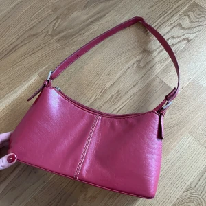 Handväska  - Superfint skick 