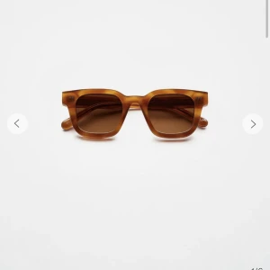 Havana 04 - Jätte snygga Chimis i färgen havana 04. Köpta på plick, påsen saknas men lådan och putsduken finns