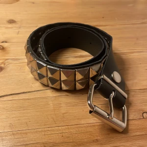 Emo bälte - Jätte bra skick inga skador