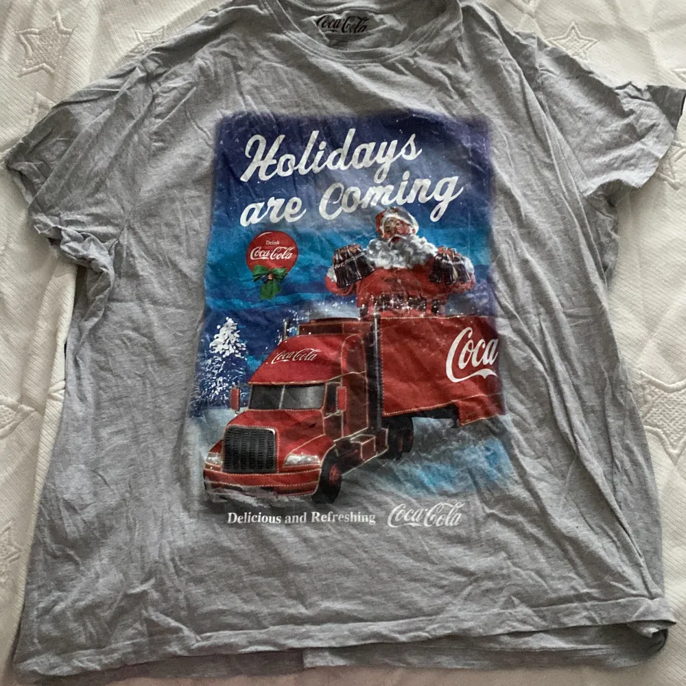 Grå stor jul tröja. T-shirts.