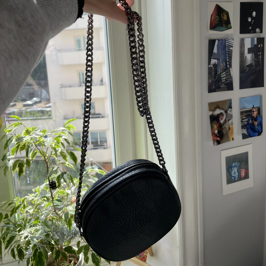 Oanvänd svart väska - 91