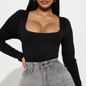 Tröja - Helt ny. Stl S men sitter som M. 