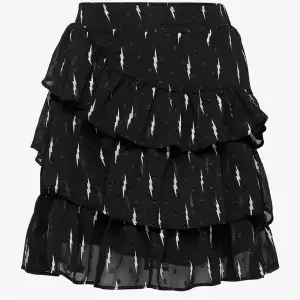 Säljer denna kjol för ett bra pris. Ny skick 💘 ny pris 1400kr
