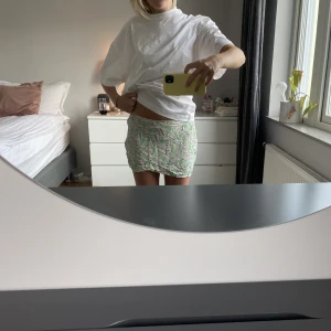 Kjol zara - Säljer denna super söta kjol från zara som ej passar längre tyvärr