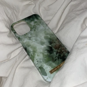 ideal of Sweden mobilskal iPhone 12/12 pro - mobil skal från ideal of Sweden till iPhone 12/12 pro. super fint och myvket bra kvalite!!