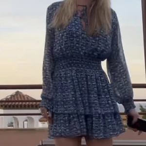 zara klänning - klänning från zara som ja använt en gång