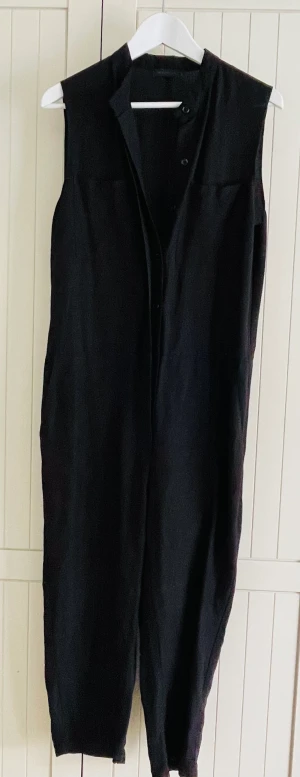 Tiger of Sweden jumpsuit  - Tiger of Sweden SOTO jumpsuit. Nästan nyskick. Linen 55%, viskos 45%.