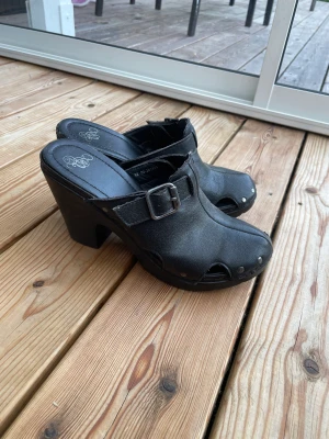 Klackskor - Svarta klackskor i fint skick!