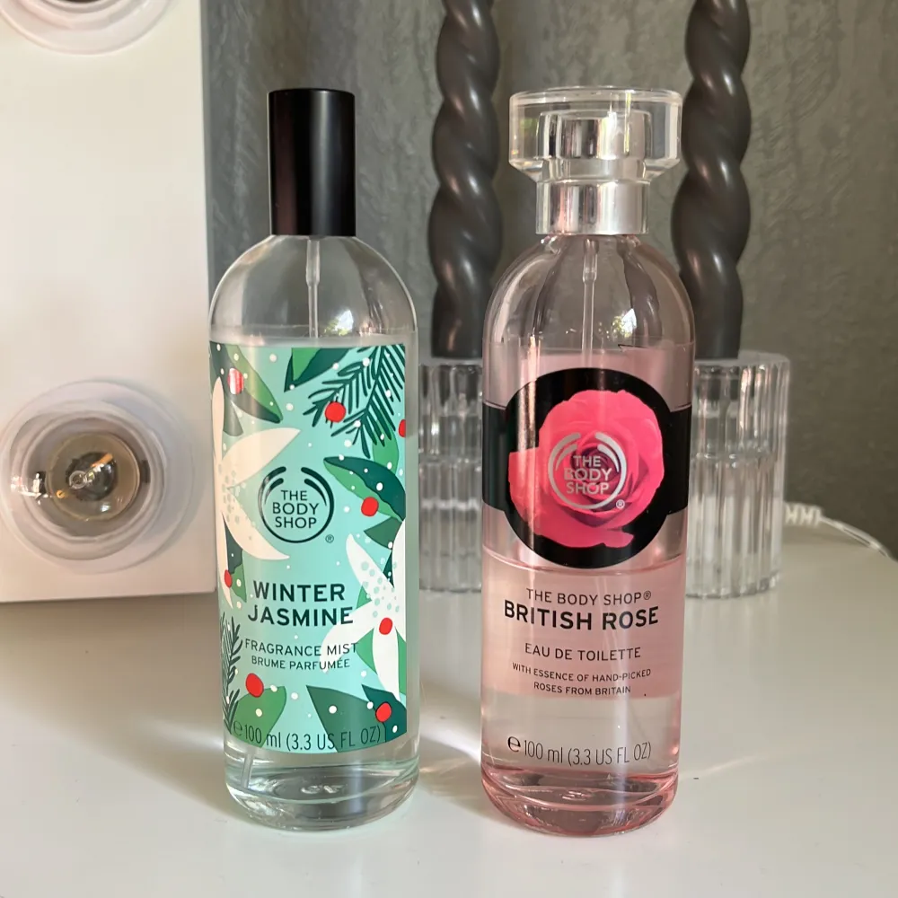 Säljer mina body mists från the body shop då jag inte har någon användning för de. 50kr för båda. Ni ser hur mycket det är kvar av de på bild 2. Parfym.