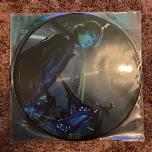 Justice-Justin Bieber  - Säljer denna Justice-Justin Bieber vinylen då den inte kommer till användning! Har aldrig använt den så den är helt ny o vinylen även limited edition. Köparen står för frakten o pris kan diskuteras!