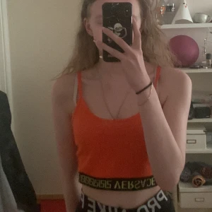 Linne - Säljer detta linne då det inte passar mig riktigt. Om du vill köpa det så använd dig av ” köp nu”. Har du några frågor är det bara att höra av dig❤️