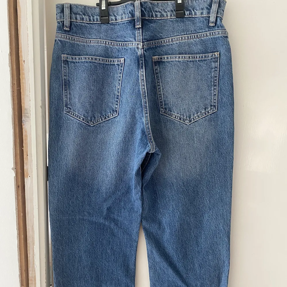 Jötte fina trendiga zara jeans helt oanvända med lappen kvar💕. Jeans & Byxor.